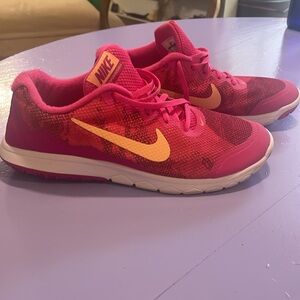 Nike Flex Experience RN4 size 9
